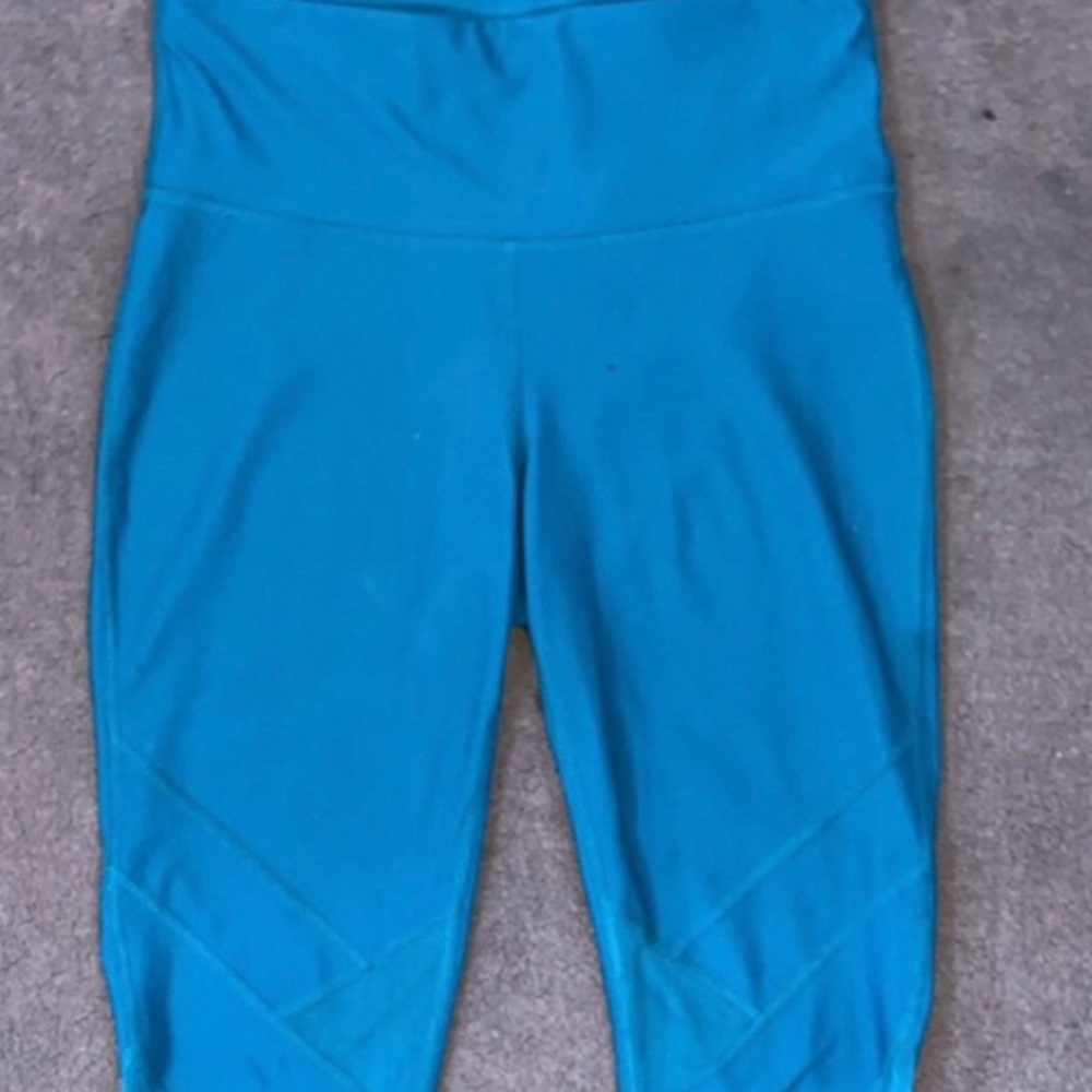 athletic leggings